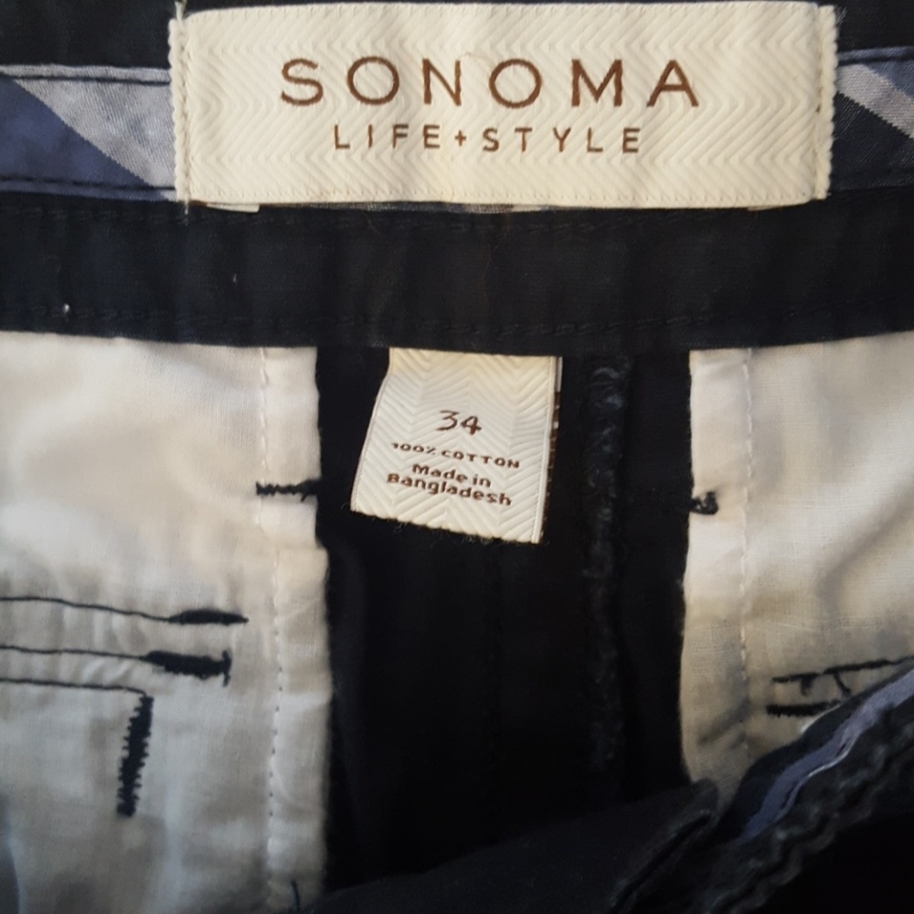 Shorts - Picture 3 of 3